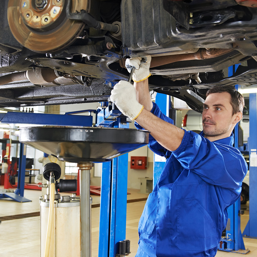 trabajo-reparacion-automovil